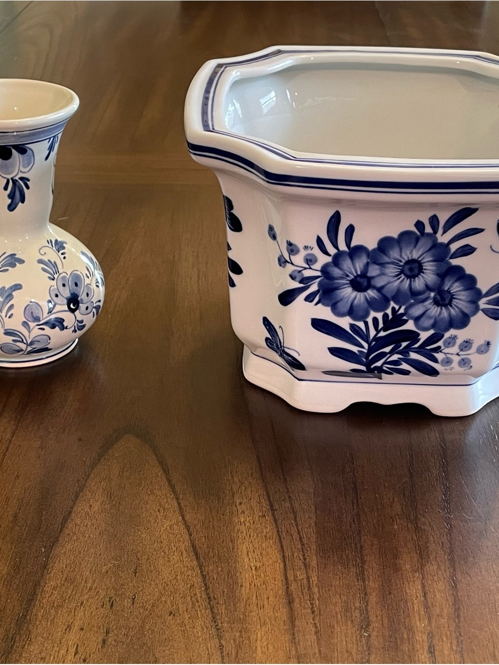Vintage Dutch-Style Decorative Pot and Vase Set